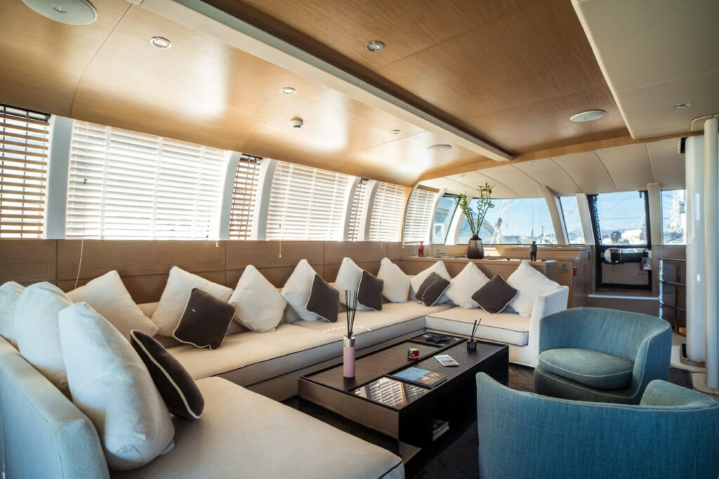 one-force_yacht_saloon-1030x687