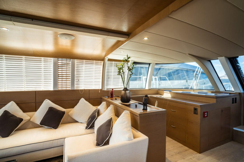 one-force_yacht_sofa-1030x687